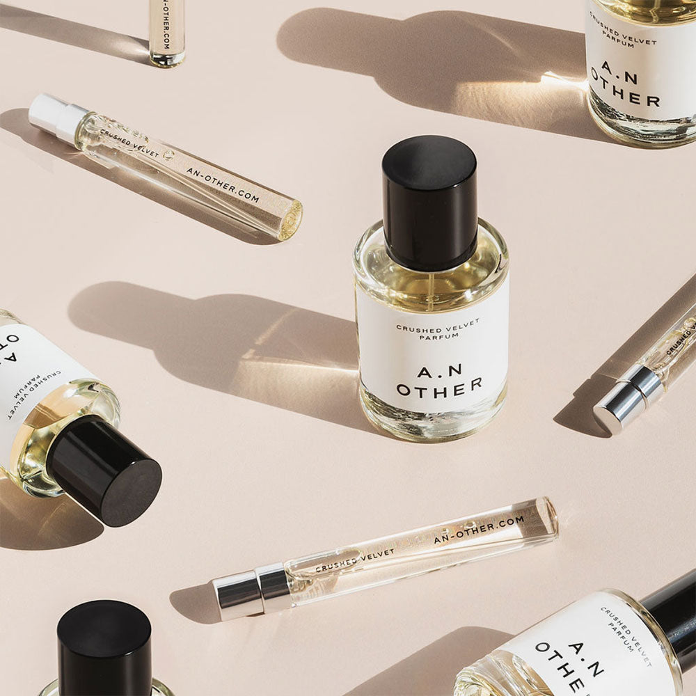 A. N. OTHER Crushed Velvet – Eau de Parfum – Sample von Catherine Selig in der Duftnote Aromatic, Woody-Smoky, Spicy