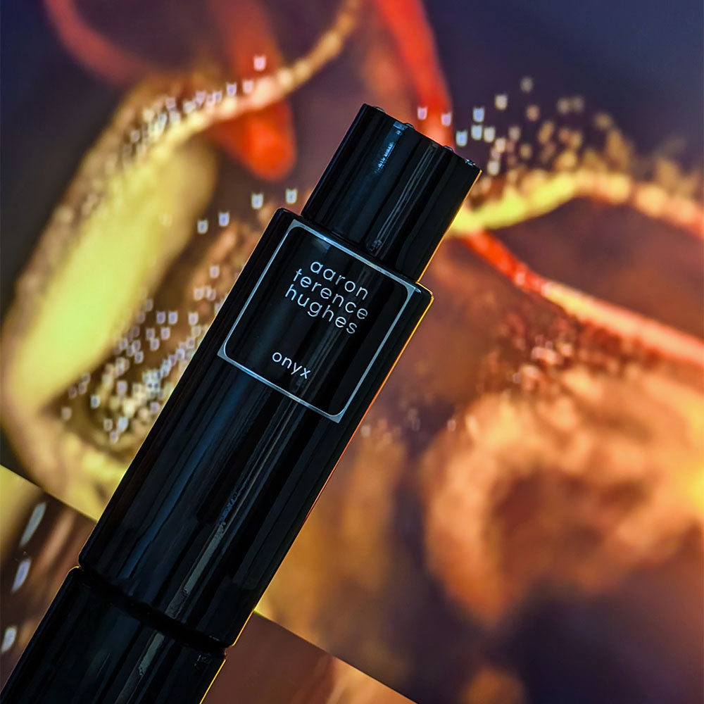 Aaron Terence Hughes Onyx – Extrait de Parfum – 50ml von Aaron Terence Hughes in der Duftnote Floral, Gourmand, Woody, Powdery
