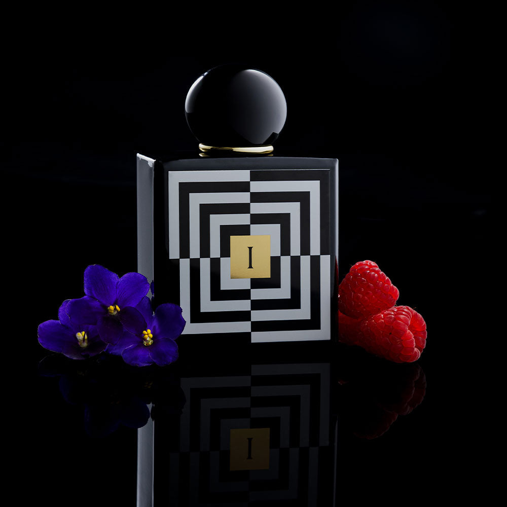 Adamo Parfum Numero Uno (I) – Extrait de Parfum – Sample in der Duftnote Blumig, Fruchtig