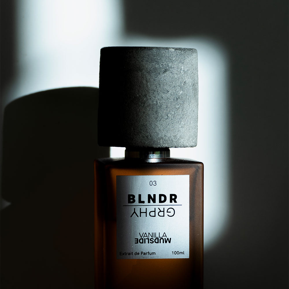 BLNDR GRPHY Vanilla Mudslide – Extrait de Parfum – 100ml von Anne-Sophie Behaghel in der Duftnote Würzig, Cremig