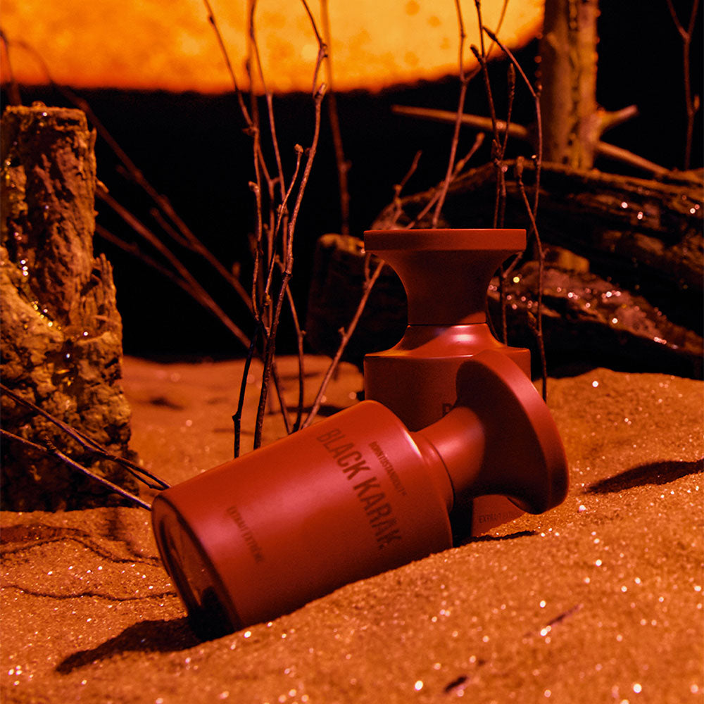 Borntostandout Black Karak – Extrait de Parfum – 50ml von Veronique Nyberg, Maxime Exler in der Duftnote Spicy, Green