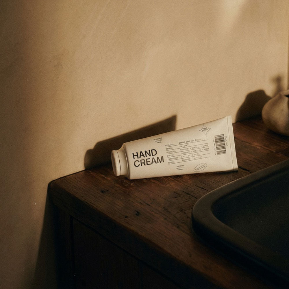 01 "Taunt" – Hand Cream