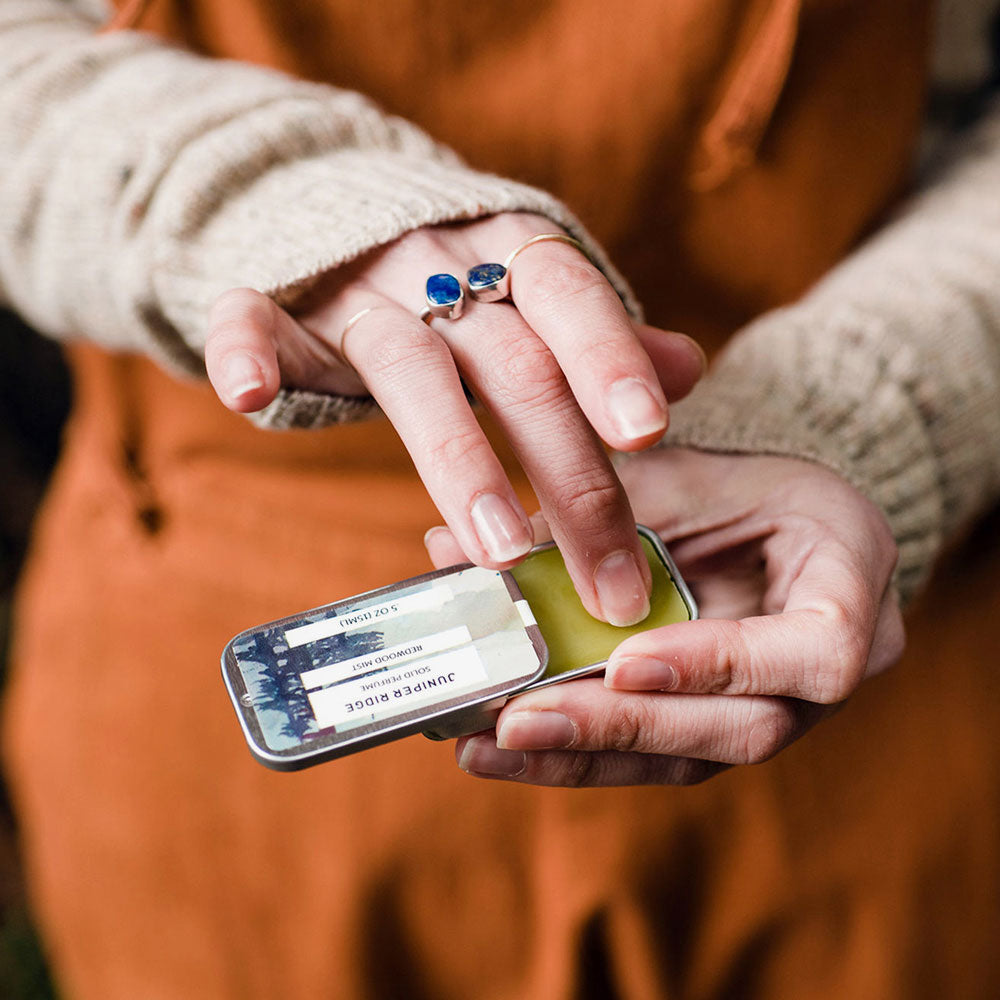 Juniper Ridge Redwood Mist – Solid Perfume in der Duftnote Holzig-Grün