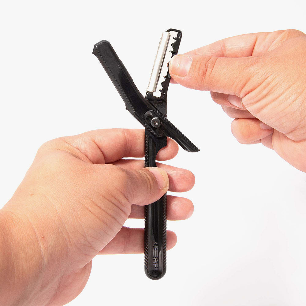 Leaf Shave The Leaf Dermaplaner Kit – Mercury