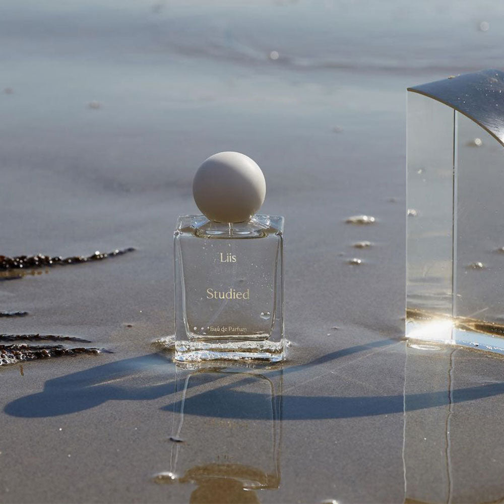 Liis Studied – Eau de Parfum – Sample von Jérôme Epinette in der Duftnote Fruchtig, Pudrig