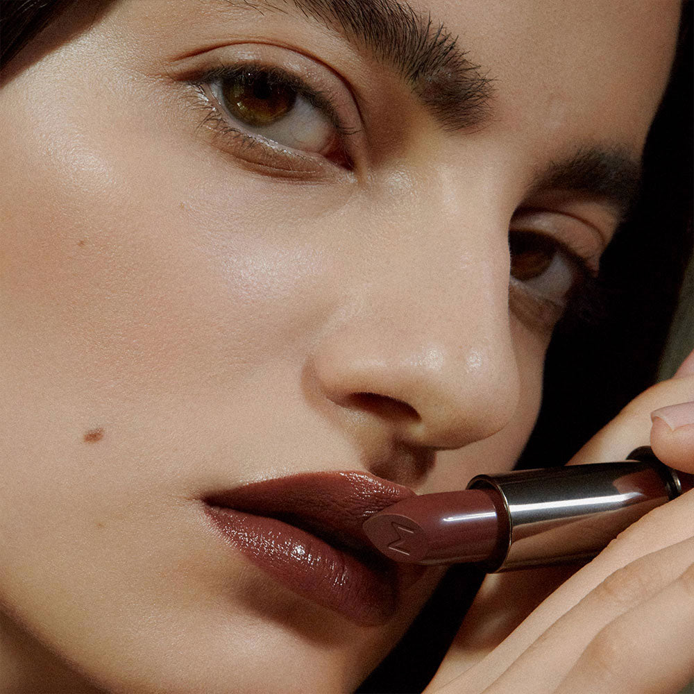 Mádara Dazzle Nights Satin Shine Lipstick – Dominance 504