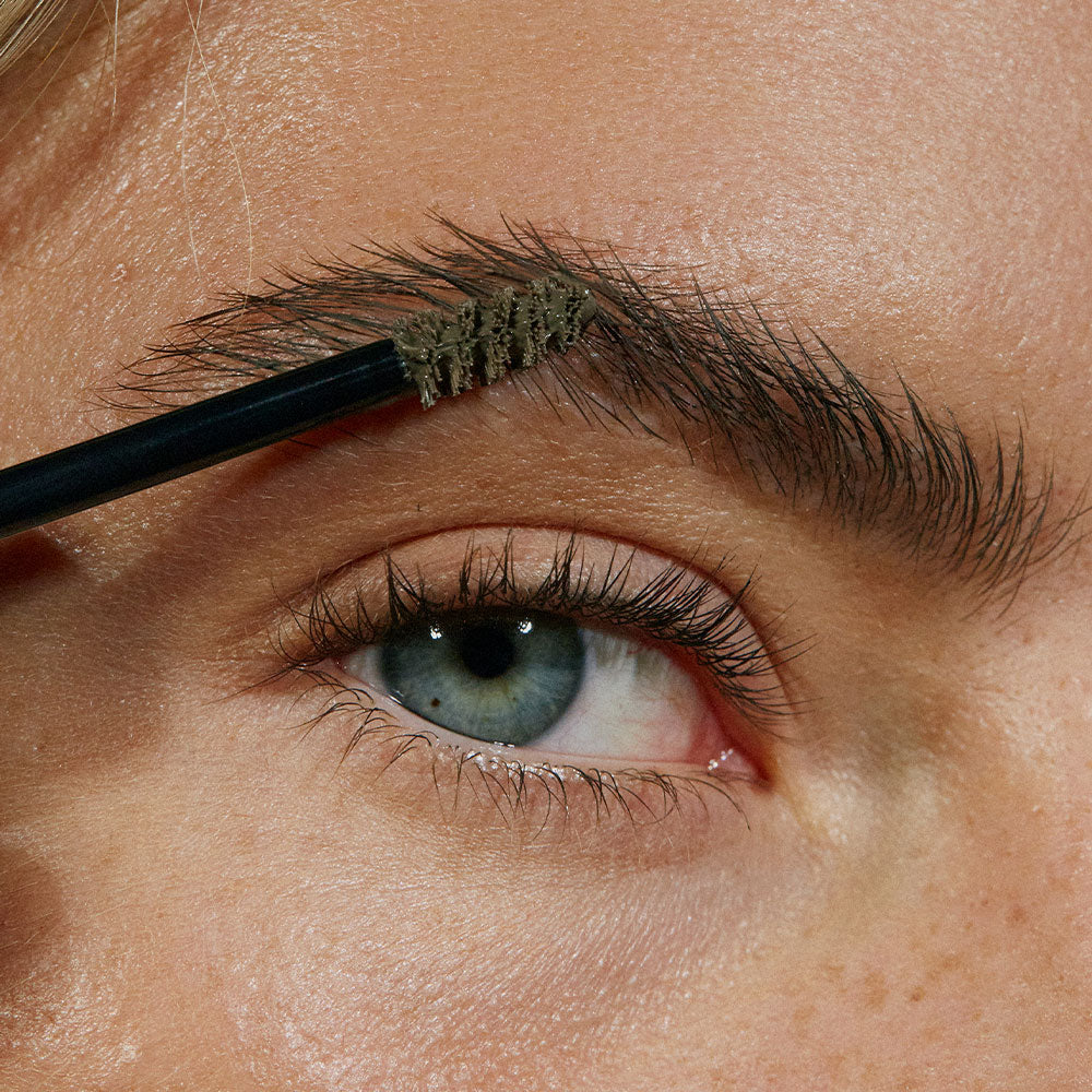 Mádara Grow & Fix Tinted Brow Gel – Frosty Taupe