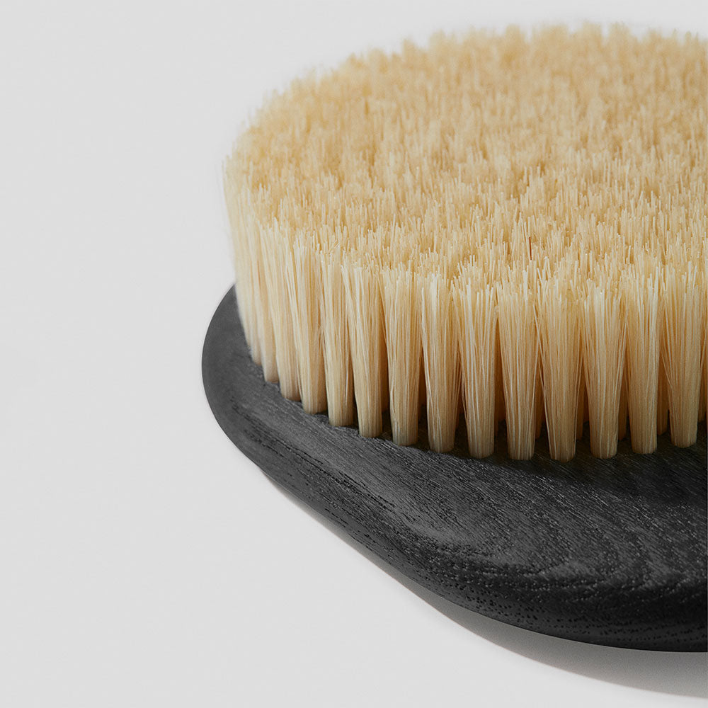 Nuori Smoothing Body Brush – Black