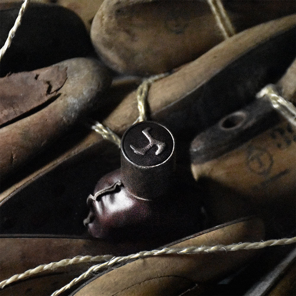 Orto Parisi Cuoium – Extrait de Parfum – 50ml von Alessandro Gualtieri in der Duftnote Leathery, Woody-Smoky, Animalic