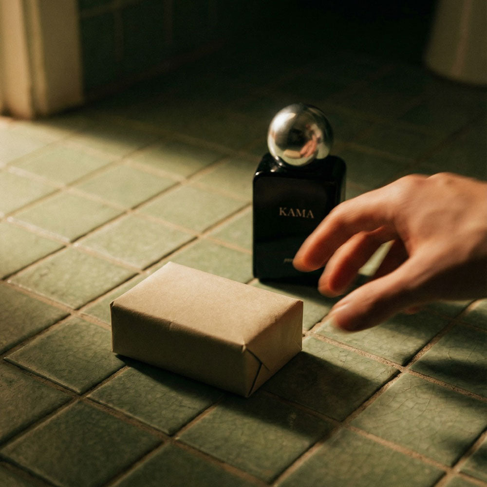 Pernoire Kama – Extrait de Parfum – 50ml von Vincent Micotti in der Duftnote Fruchtig, Ledrig, Würzig