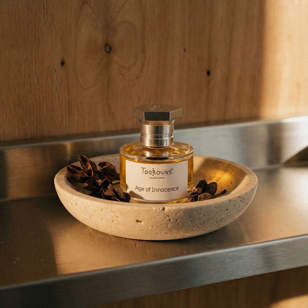 Toskovat Age of Innocence – Extrait de Parfum – 60ml von David-Lev Jipa Slivinschi in der Duftnote Fruity, Gourmand, Smoky