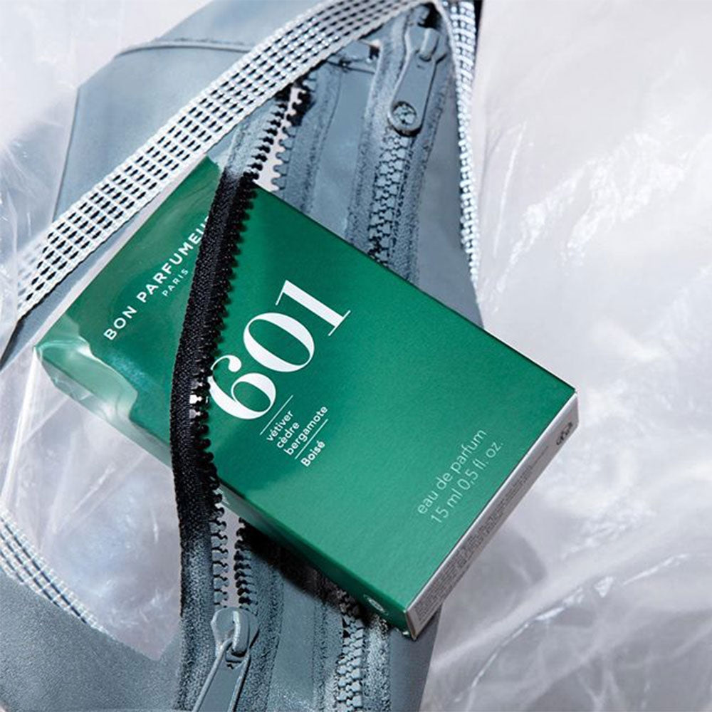 Bon Parfumeur 601 Eau de Parfum – Vetiver, Cedar, Bergamot – 15ml von Nathalie Koobus in der Duftnote Holzig-Zitrisch, Holzig-Grün