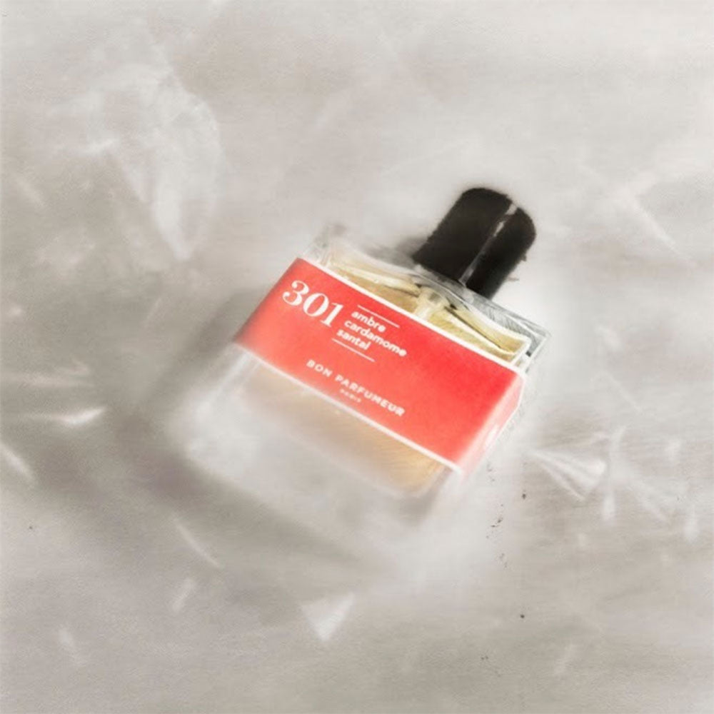 Bon Parfumeur 301 Eau de Parfum – Santal, Ambre, Cardamome – 30ml von Nathalie Koobus in der Duftnote Aromatisch, Holzig