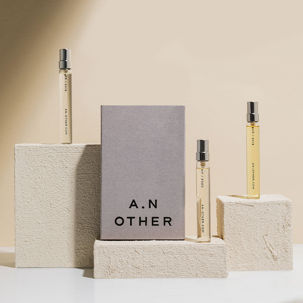 A. N. OTHER Travel Trio – Eau de Parfum von Carlos Viñals, David Apel, Catherine Selig in der Duftnote Aromatic, Fruity, Floral
