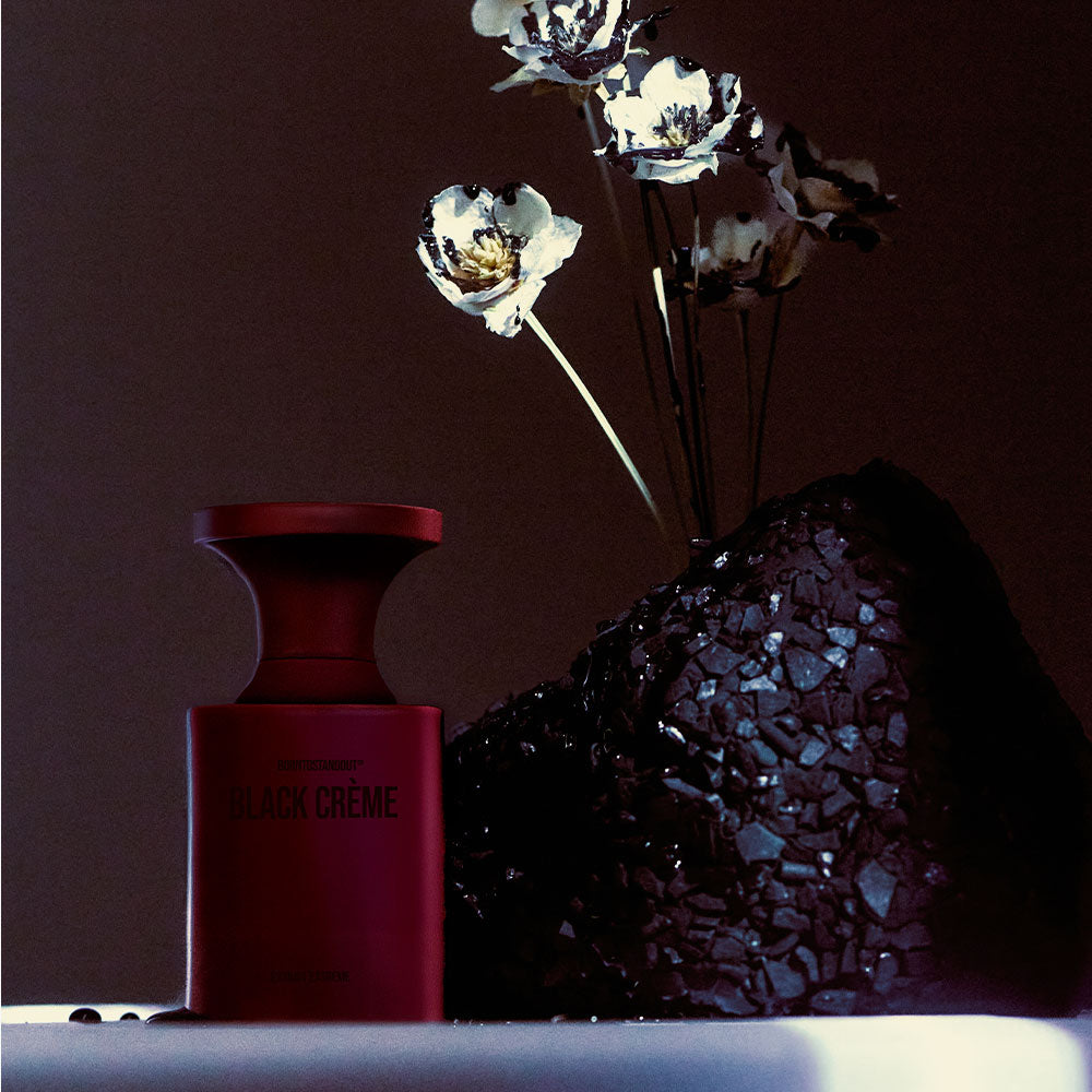 Borntostandout Black Crème – Extrait de Parfum – 50ml von Veronique Nyberg, Maxime Exler in der Duftnote Woody, Creamy
