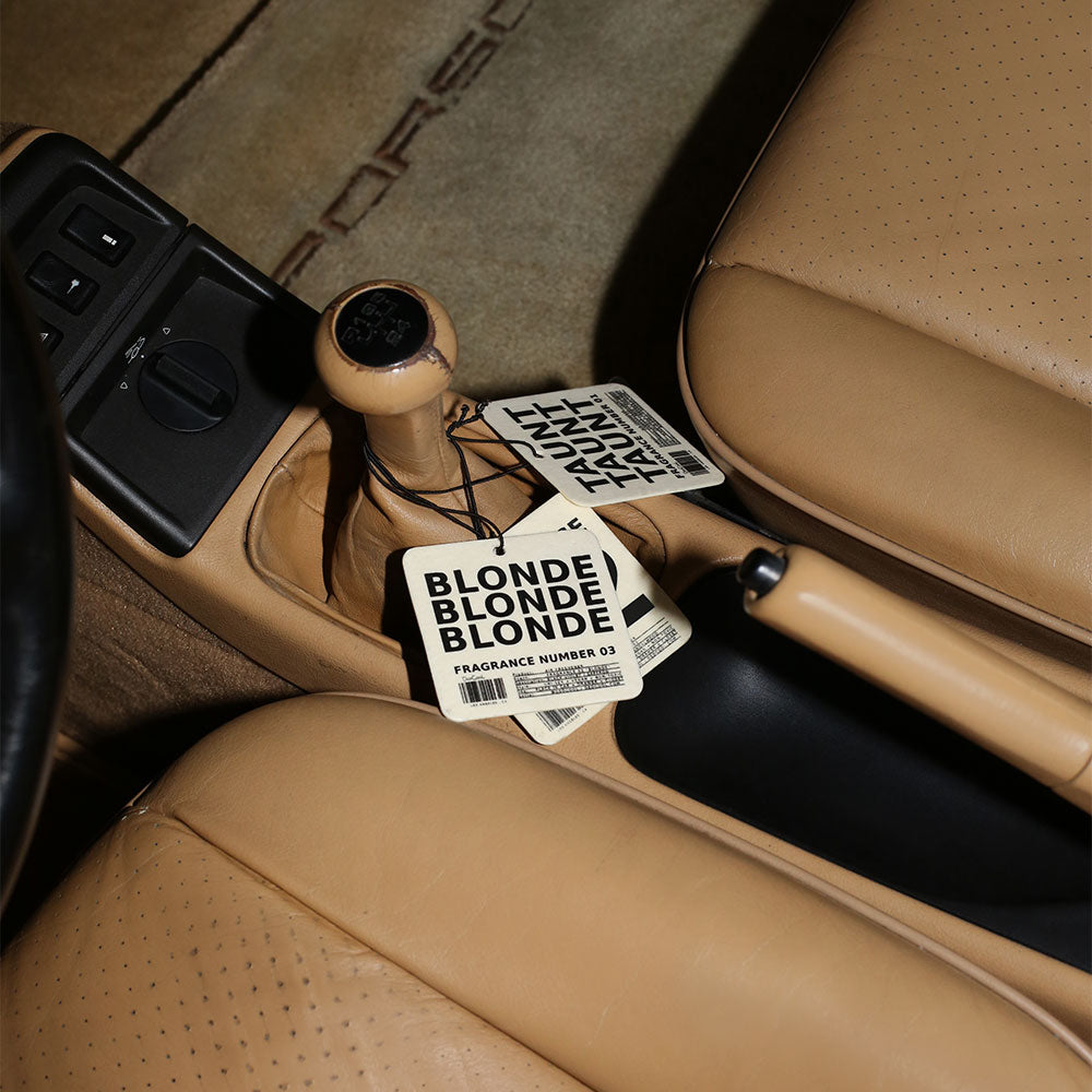 DedCool 03 "Blonde" – Air Freshener in der Duftnote Holzig, Ledrig, Fruchtig
