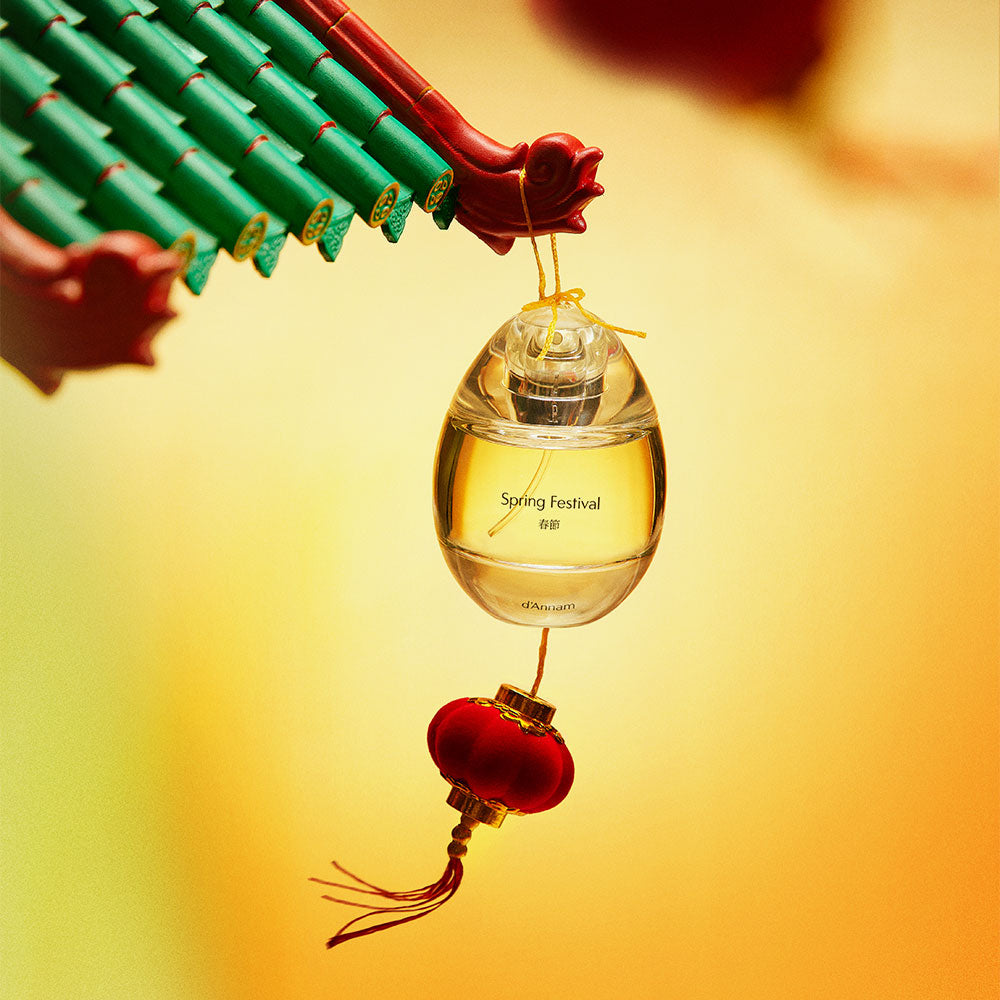 d'Annam Spring Festival – Eau de Parfum – 50ml von Anh Ngo, Xinyue Wang,  Luis Hou in der Duftnote Harzig, Würzig, Fruchtig